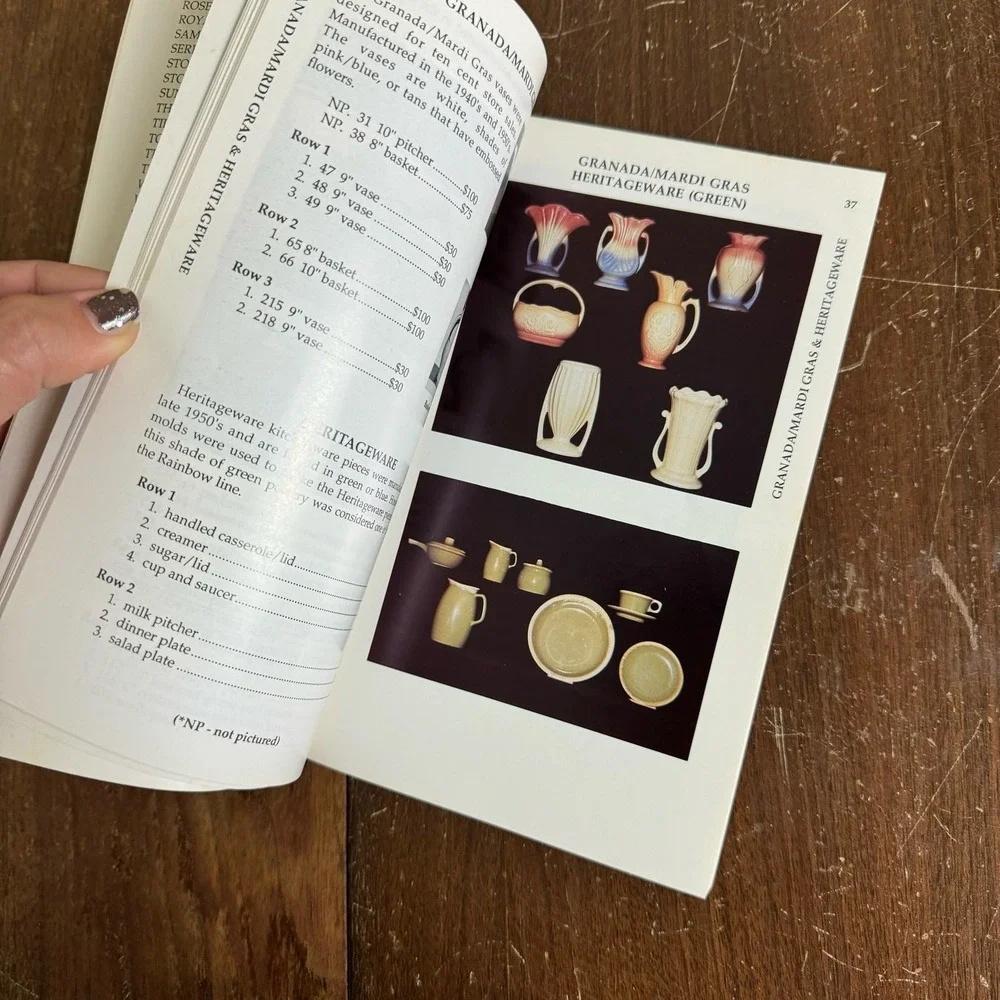 Hull The Heavenly‎ Pottery 2nd Edition 1992 Joan Gray Hull Identification Book